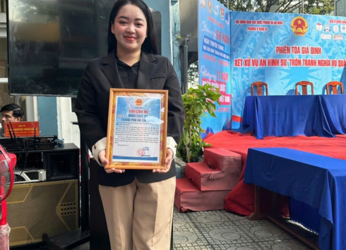 Lạ lùng chuyện cháu bé 12 tuổi chưa thể vào lớp 1 vì không có giấy khai sinh