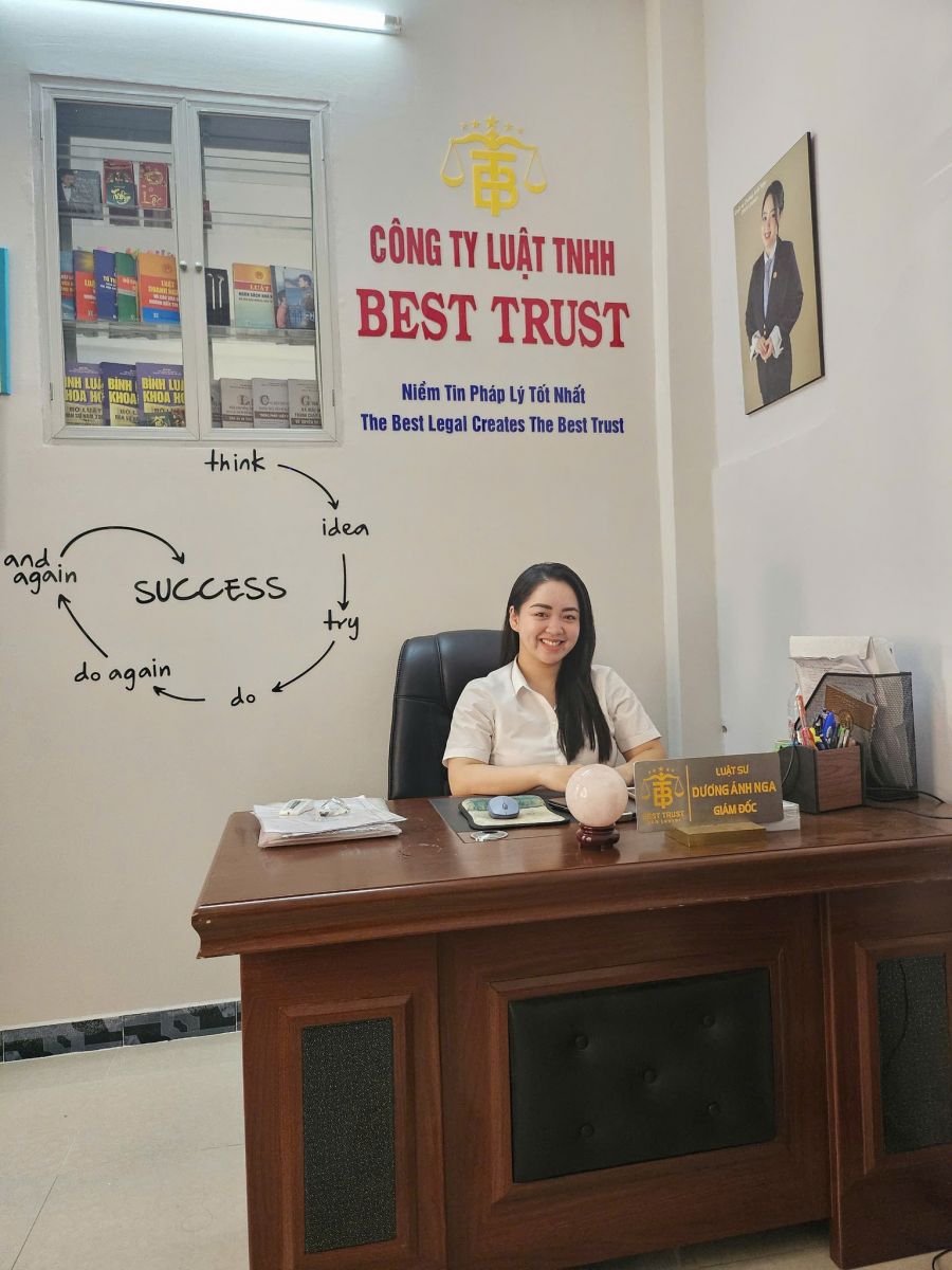 Luật sư Dương Ánh Nga
