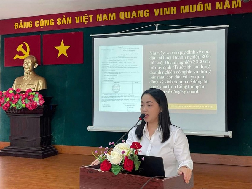 Luật sư Dương Ánh Nga